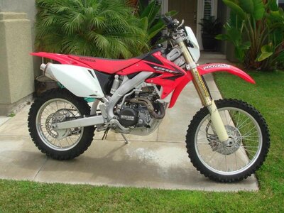 CRF 450- pic 1.jpg