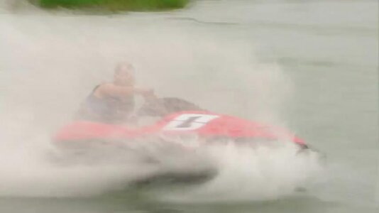 Public Storage Jet Ski Commercial.flv_snapshot_00.27_[2011.05.01_19.20.57].jpg